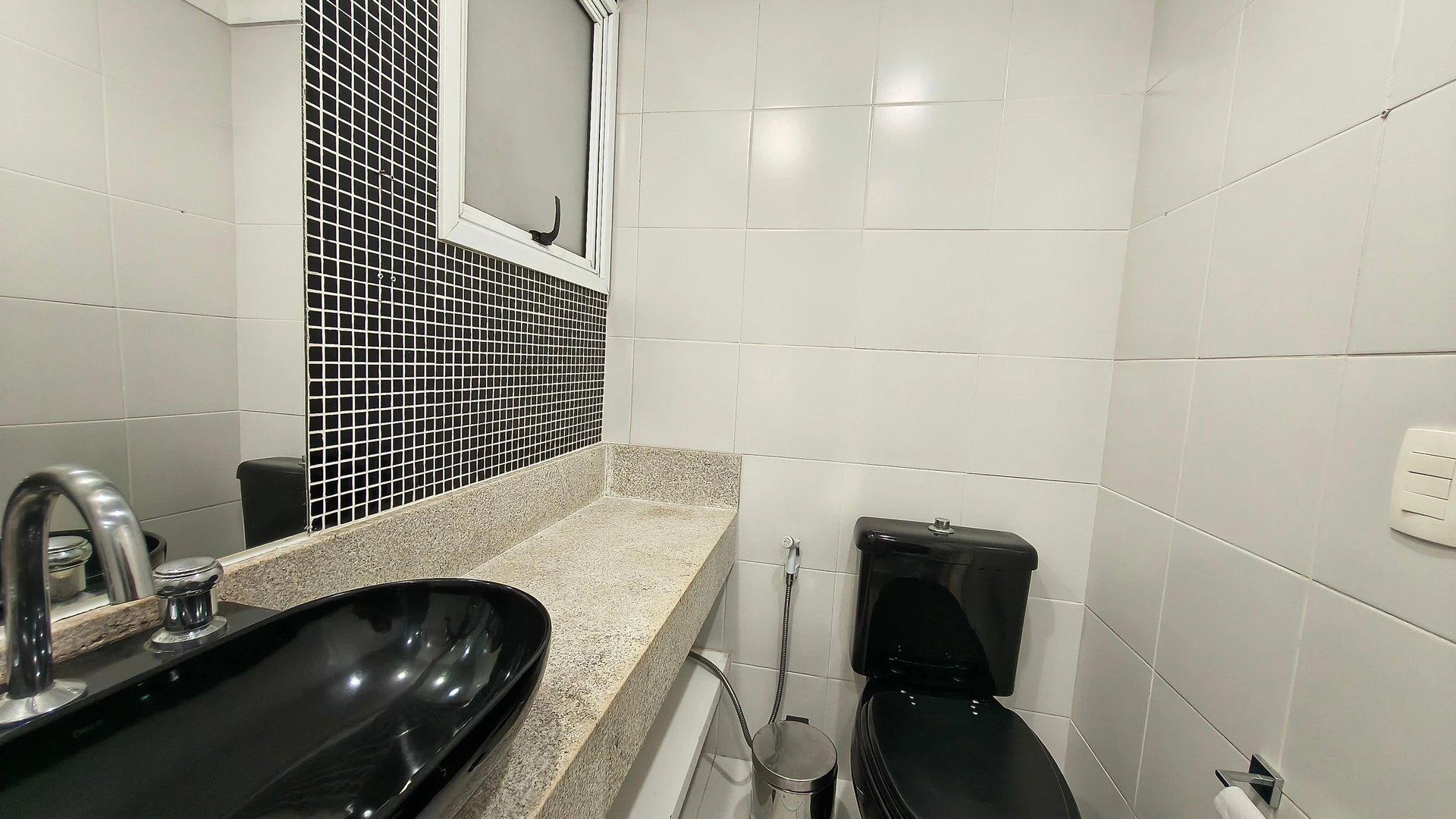 Apartment, 98 m², with a glass-enclosed balcony — photo 26