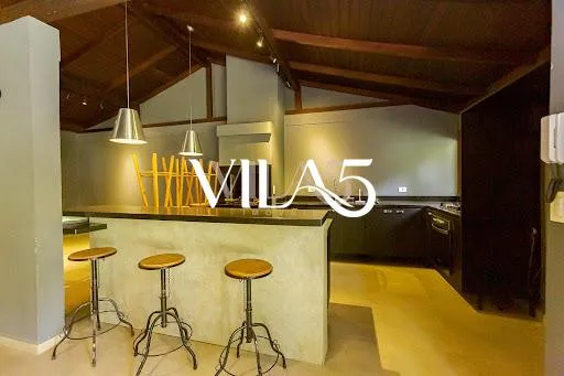 3-bedroom house with a bathtub in Curitiba — photo 30