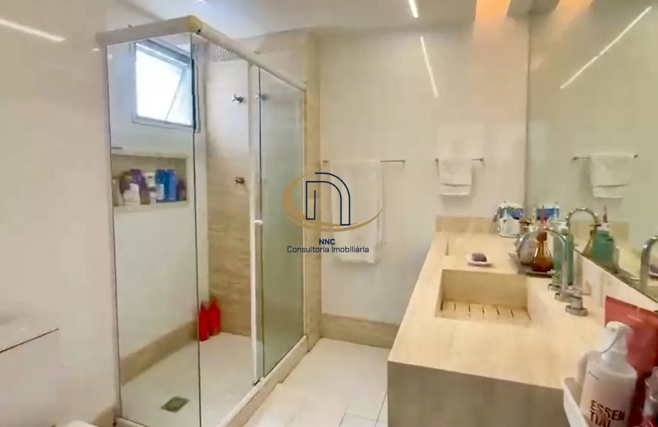 Apartment with 3 bedrooms, 5 bathrooms and 2 parking spots — photo 17