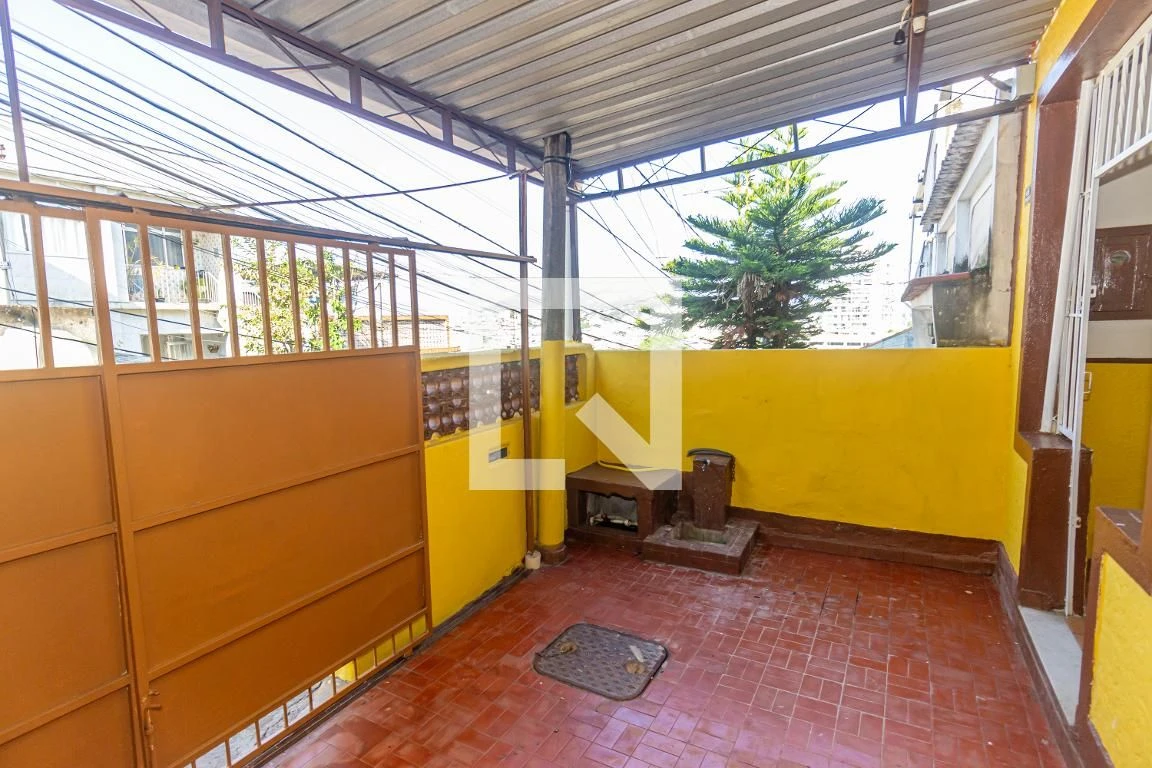 Unfurnished house with 2 bedrooms and private garden — photo 6