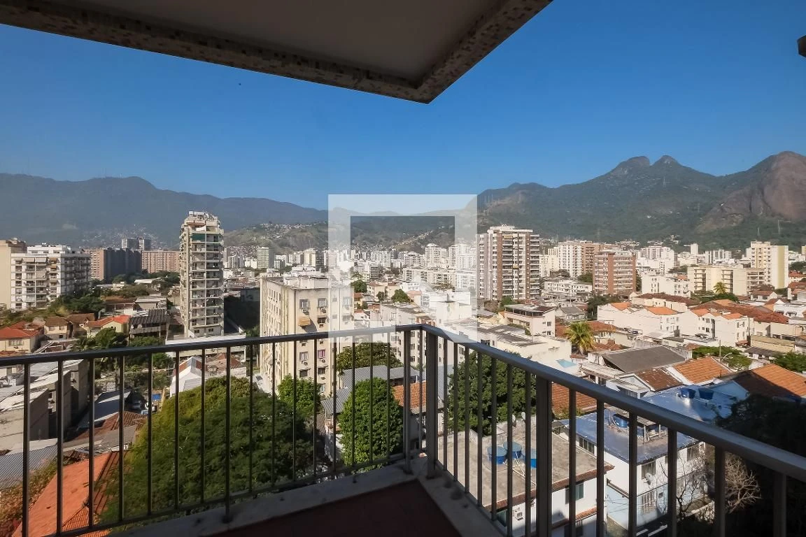 3-bedroom apartment with a mountain view in Rio de Janeiro — photo 49