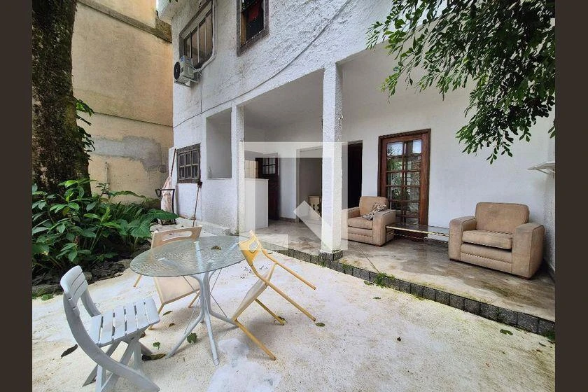 Casa de 3 quartos com 2 vagas e pets permitidos — photo 49