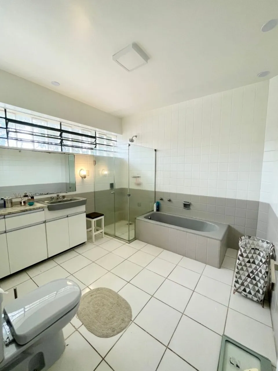 450 m² house with 4 bedrooms and 4 bathrooms — photo 15
