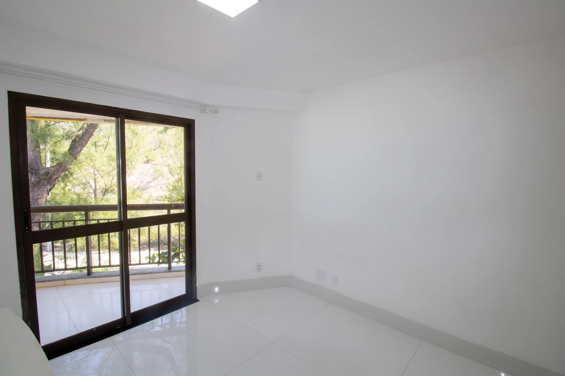 Apartamento, 105 m², com janelas do piso ao teto — photo 33