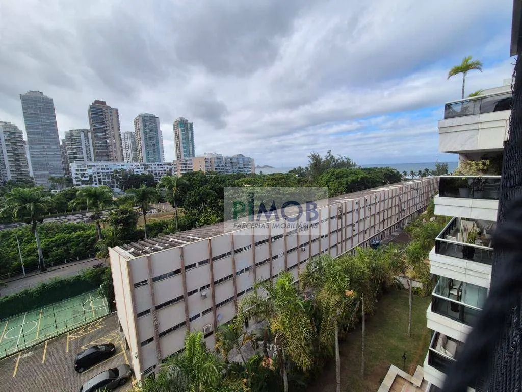 Furnished duplex penthouse with 3 bedrooms and 256 m² — photo 48