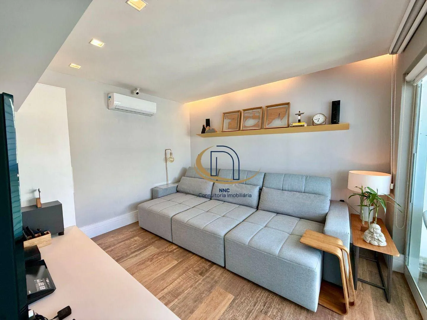 Front-facing penthouse with 215 m² and 4 bedrooms — photo 31