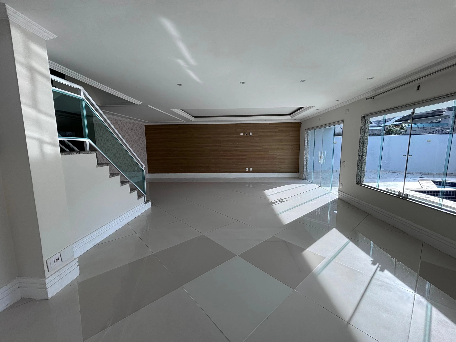 Condo house with 6 bedrooms and a balcony grill — photo 30