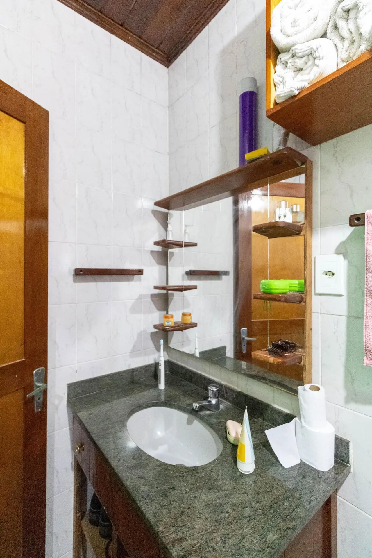 Furnished rental house with 2 bedrooms and 2 baths — photo 28