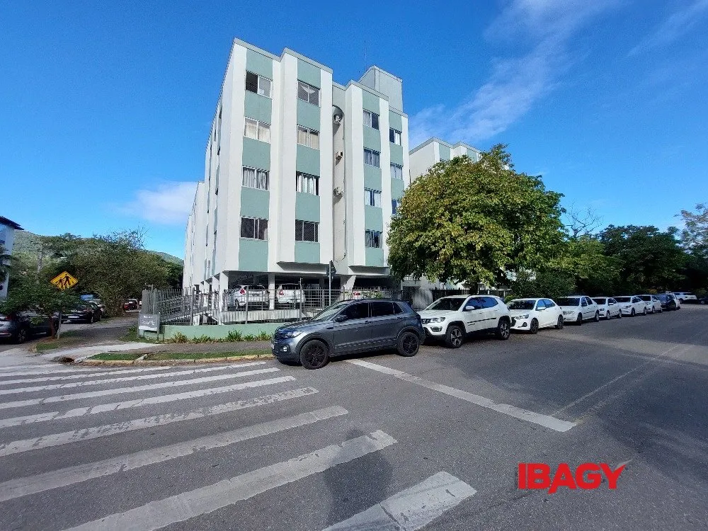 70 m² apartment with 2 bedrooms and 24-hour concierge — photo 22