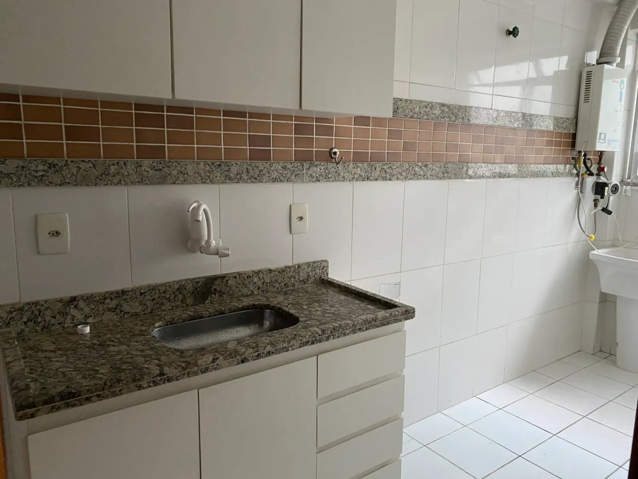 100 m² apartment with 2 bedrooms and 2 bathrooms — photo 3