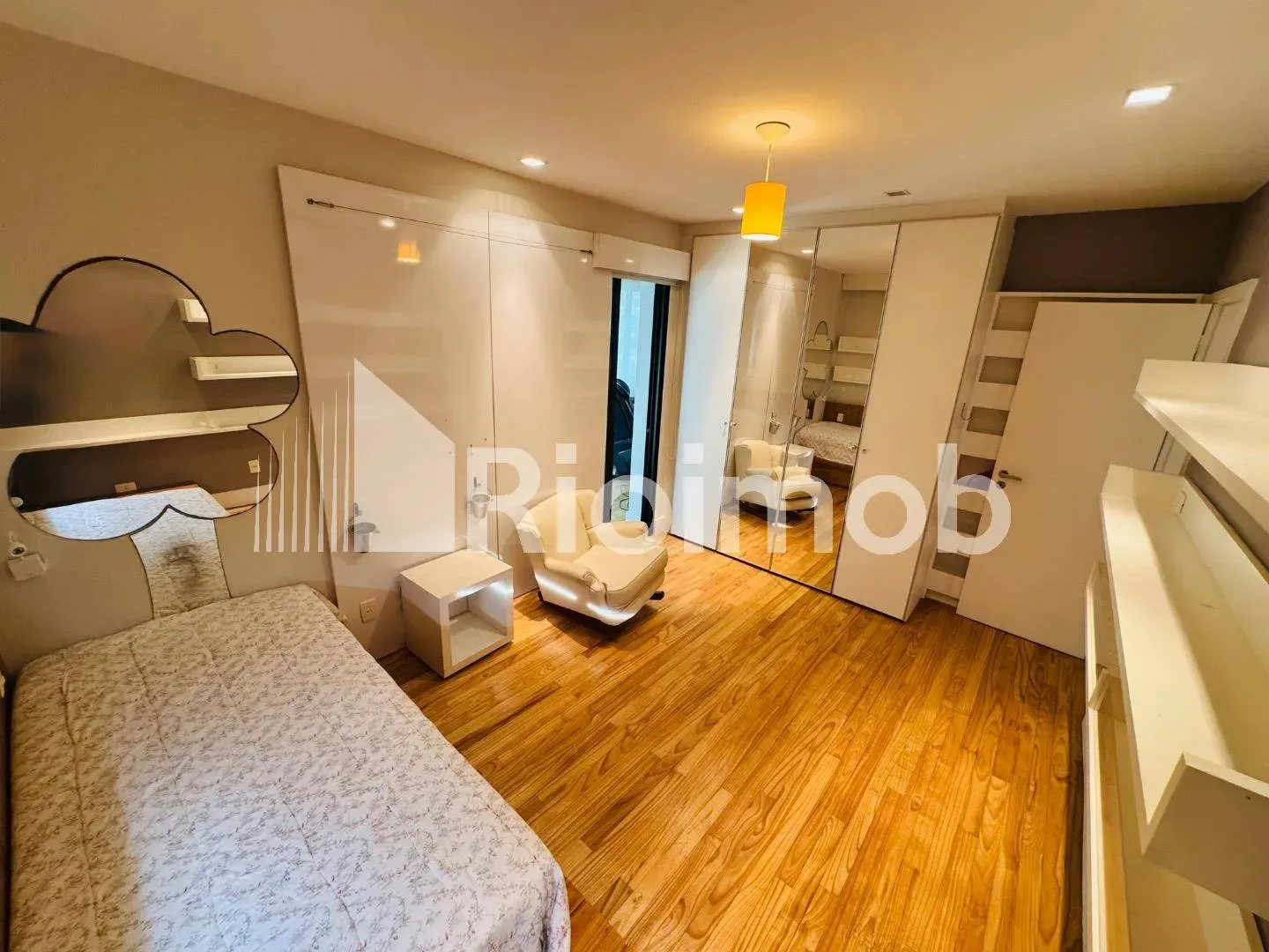 Unfurnished apartment with 5 bedrooms and 5 bathrooms — photo 25