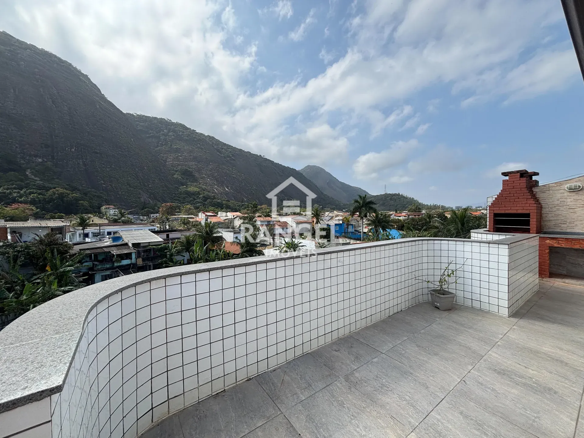 Apartment, 76 m², with a grill on the balcony