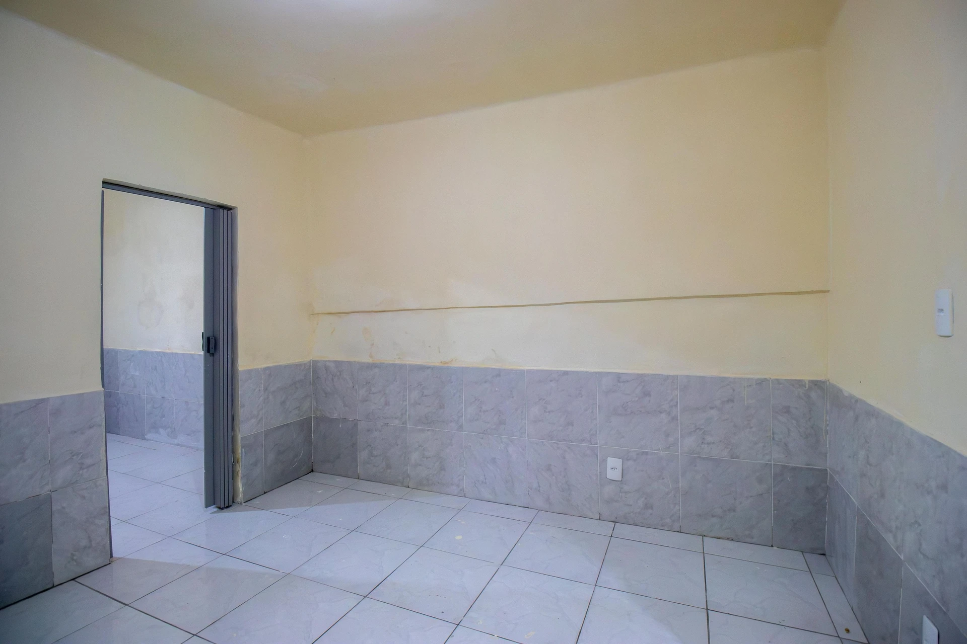 House with 1 bedroom and 1 bathroom, no parking — photo 8