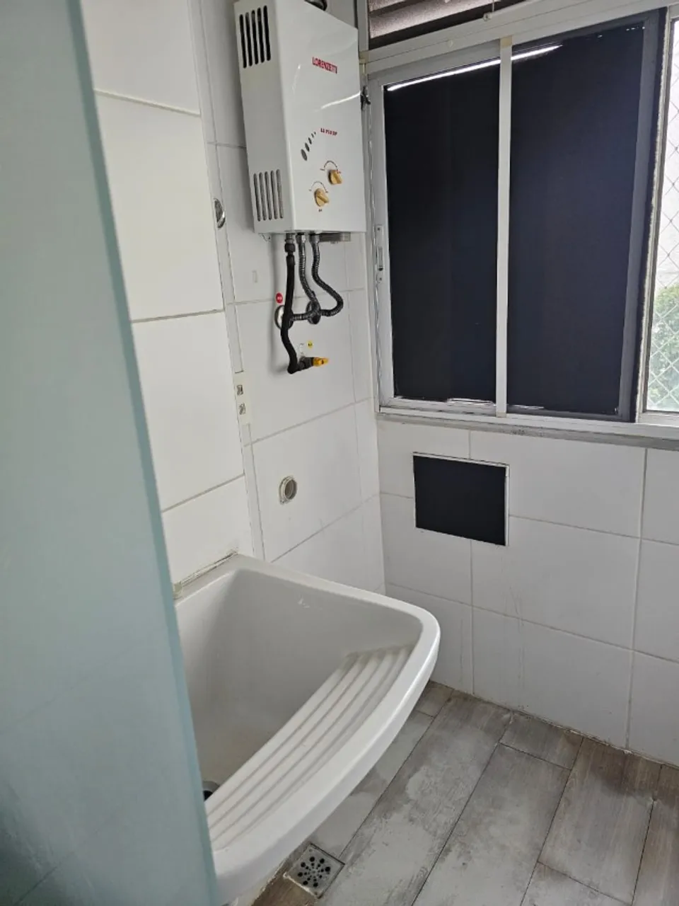 2-bedroom apartment in a building with a gym — photo 10