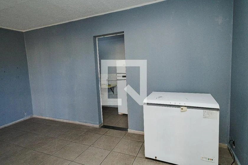 46 m² rental apartment with 2 bedrooms and glass shower — photo 33