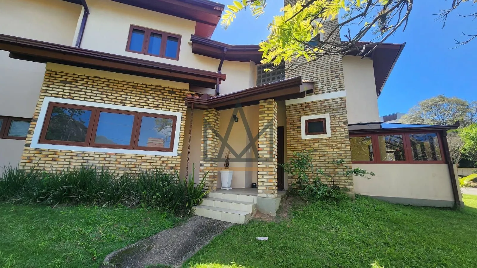 4-bedroom house with a balcony grill and garden — photo 17