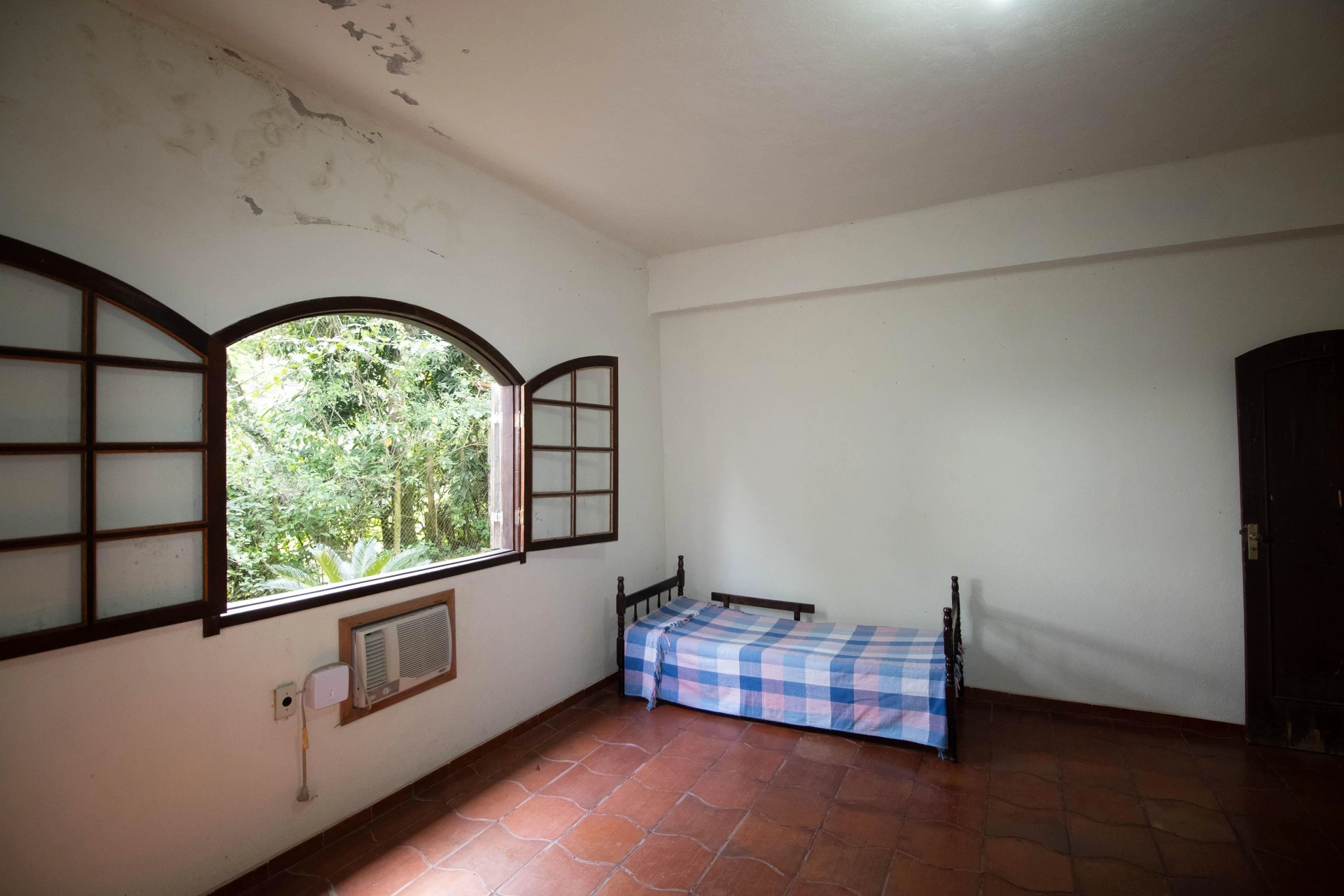 Furnished house with 4 bedrooms and balcony BBQ — photo 17