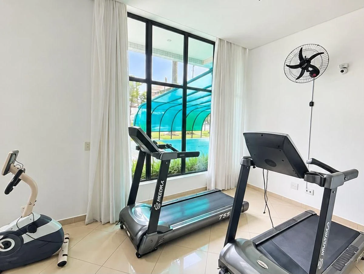 Furnished apartment, 90 m², with a walk-in closet — photo 24
