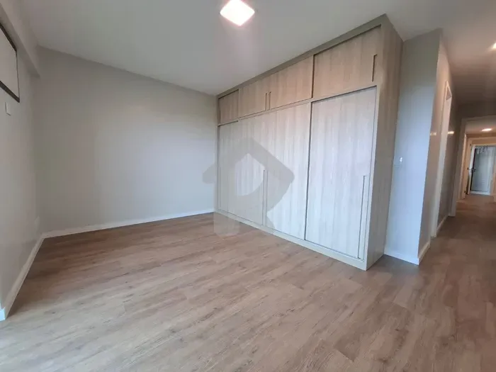 160 m² apartment with a water view and a home office — photo 8
