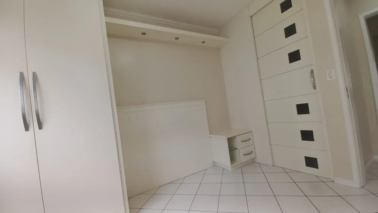 Apartment on the 4th floor with a glass-enclosed balcony — photo 15