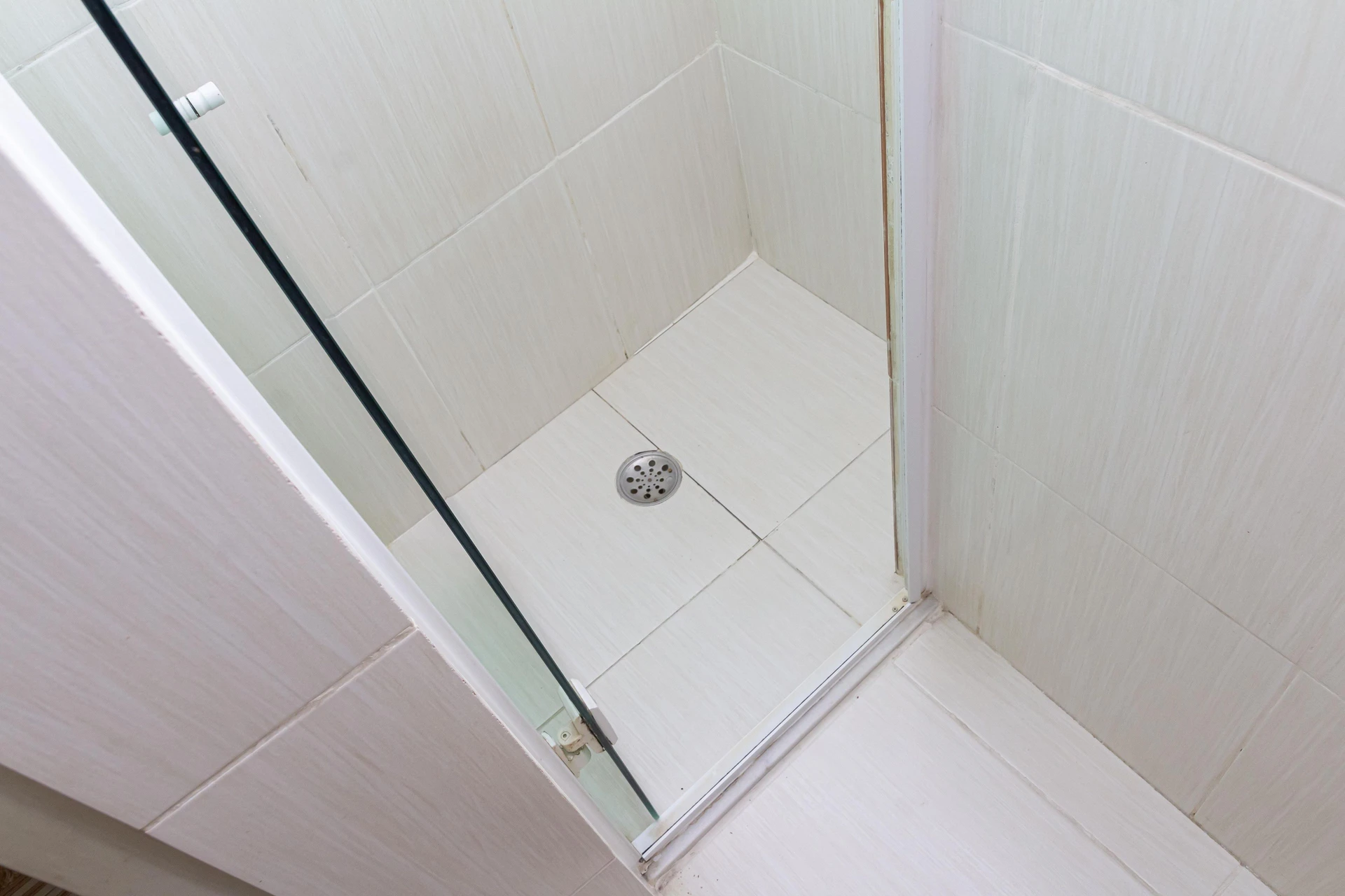 2-bedroom rental apartment with 1 bathroom and parking — photo 46