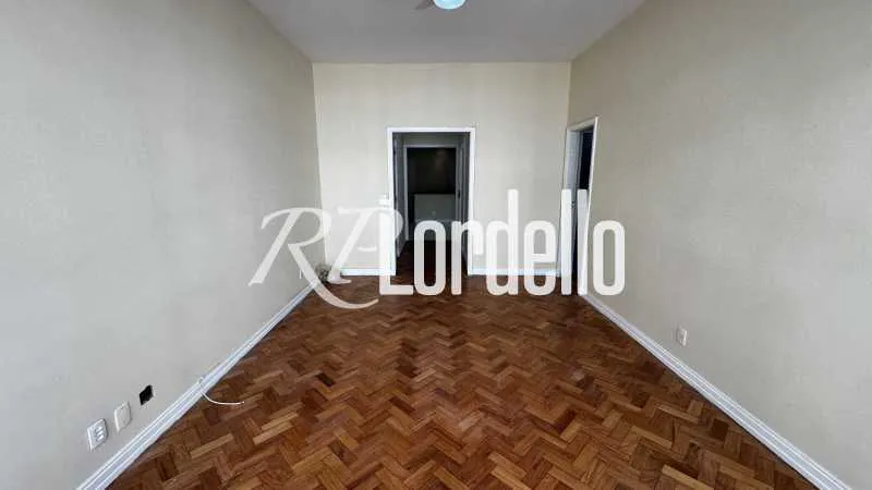 Apartment, 122 m², with wood or laminate floors — photo 24