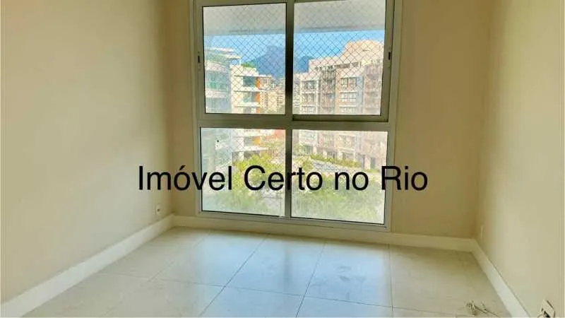 Apartment with 4 bedrooms and a glass-enclosed balcony — photo 7