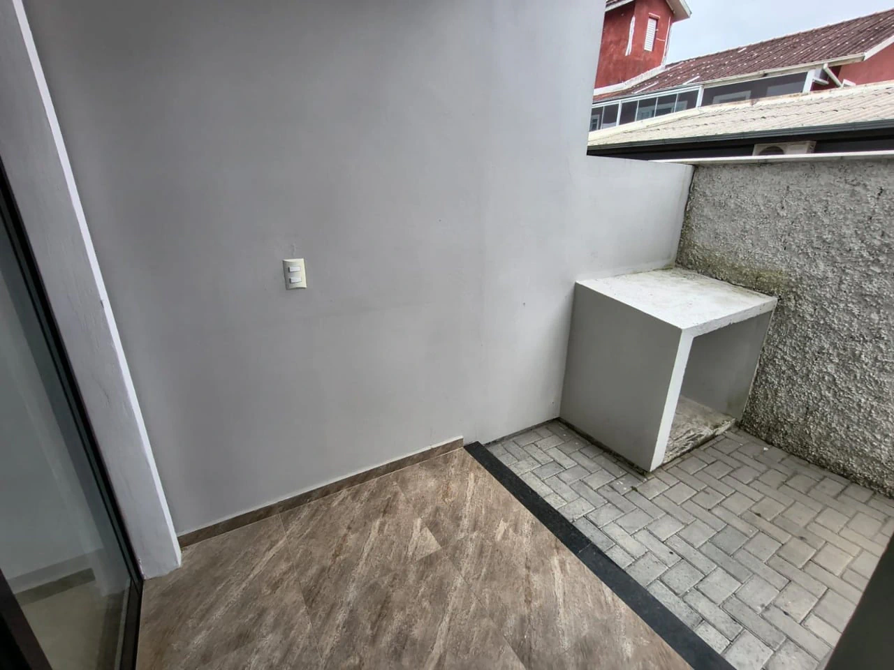 Балкон с грилем и 2 спальни: дом 98 м² — photo 17