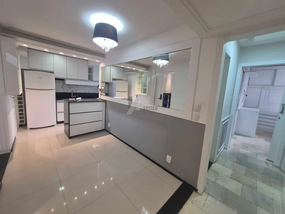 3-bedroom apartment with a glass-enclosed balcony — photo 17