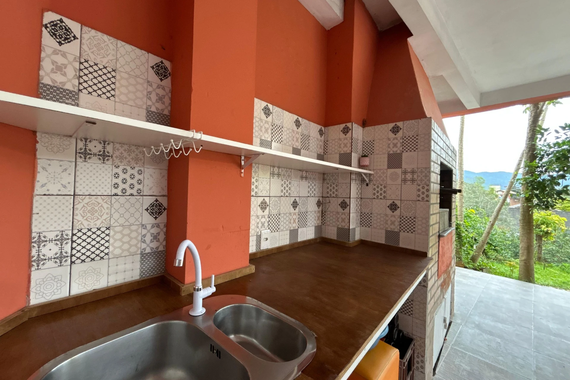 House, 100 m², with floor-to-ceiling windows — photo 6