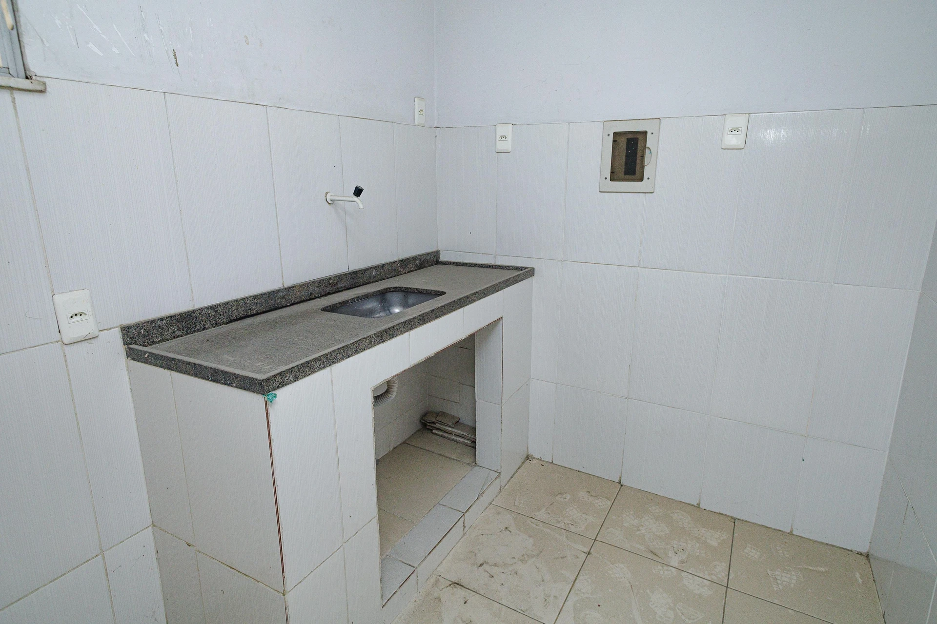 Apartamento para aluguel com 2 quartos e 1 banheiro — photo 2