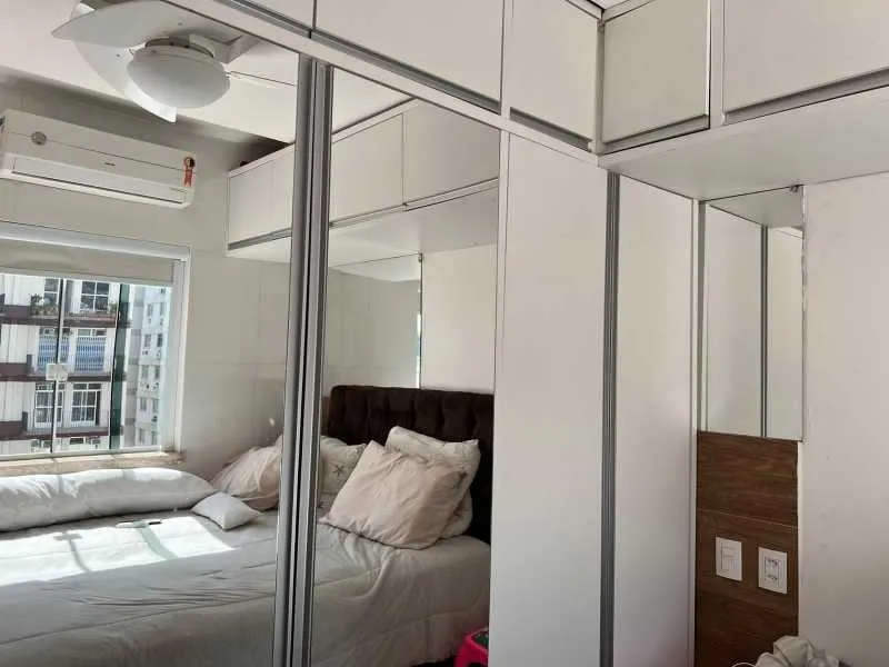 Furnished apartment with 2 bedrooms and a glass balcony — photo 3