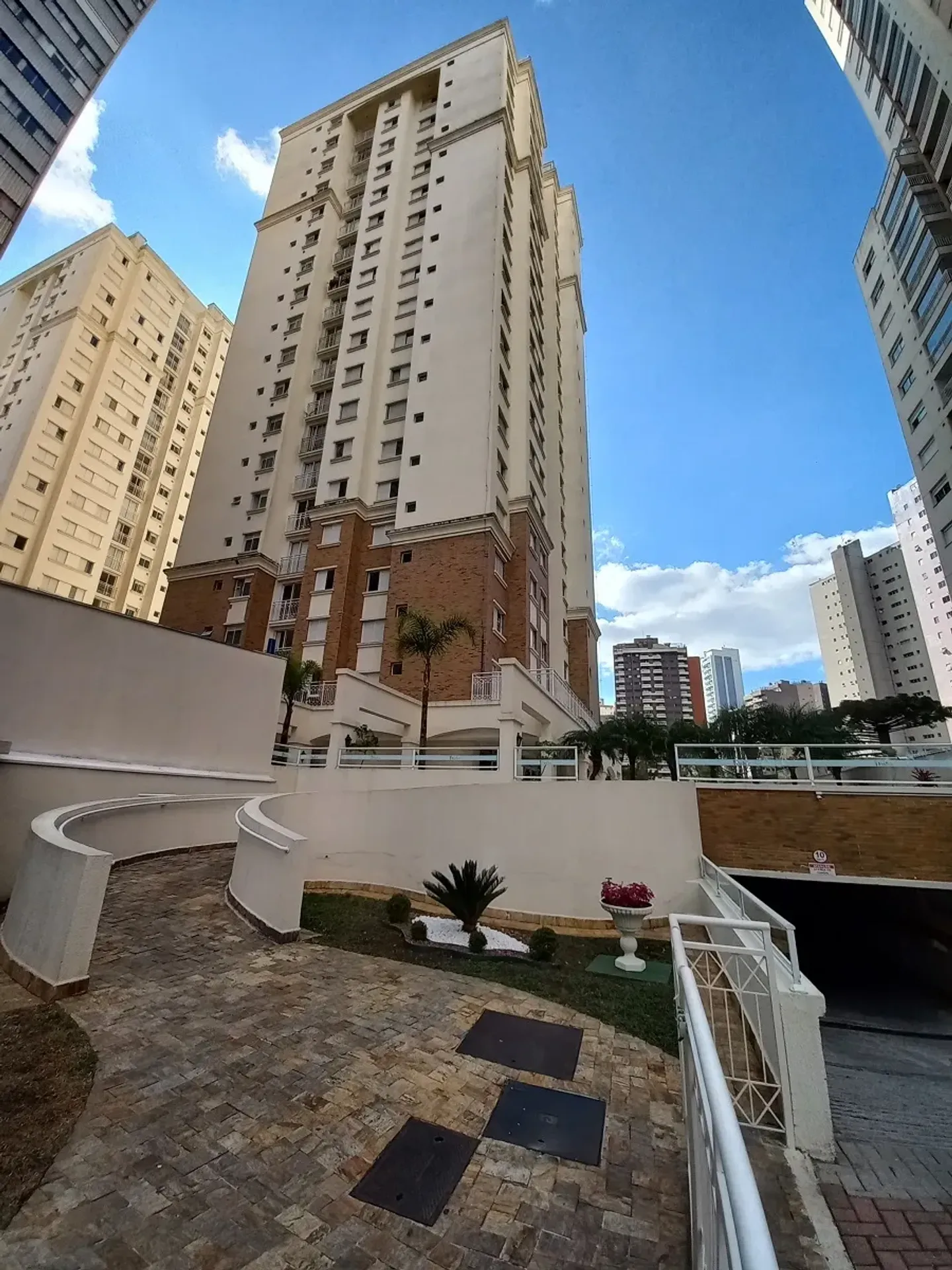 104 m² apartment with 2 bedrooms and 2 bathrooms — photo 3