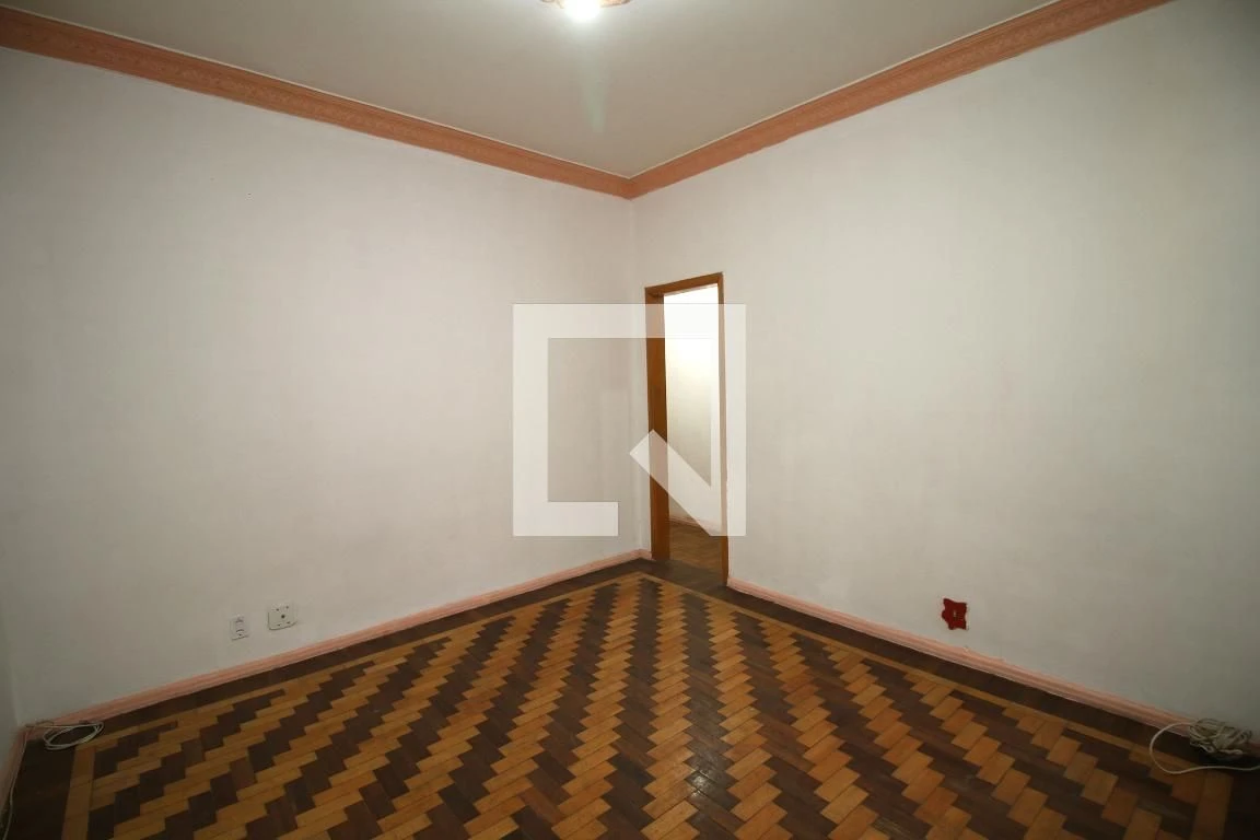 Unfurnished 1-bedroom apartment with separate kitchen — photo 10
