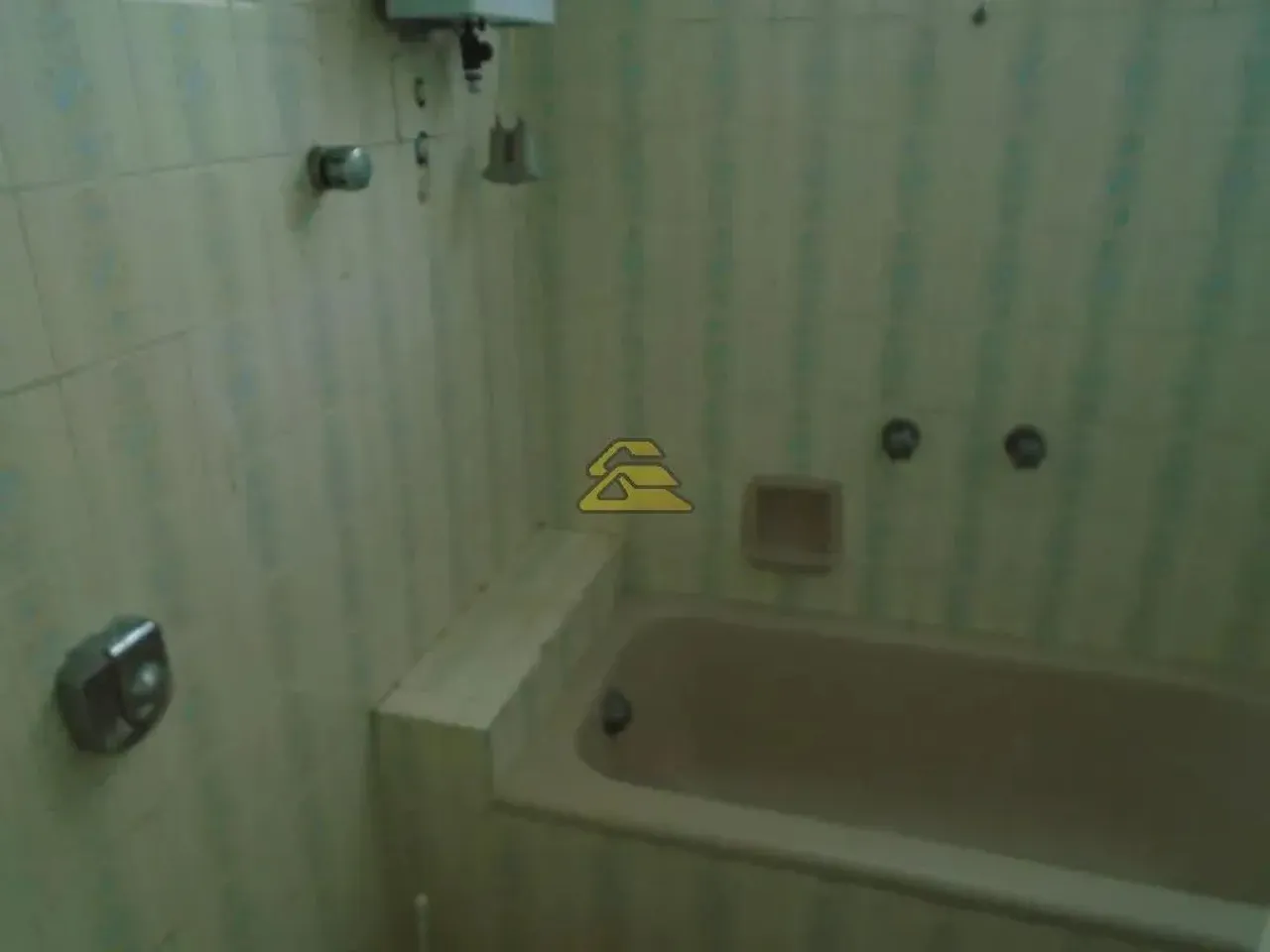 Apartamento de 2 quartos com cozinha separada e fogão a gás — photo 9