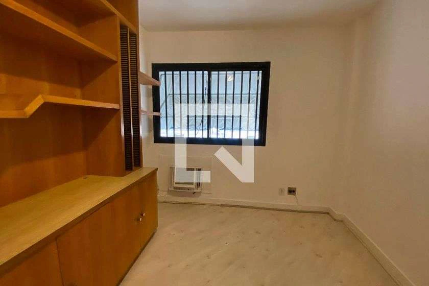 2-bedroom apartment with 103 m² and a balcony — photo 11
