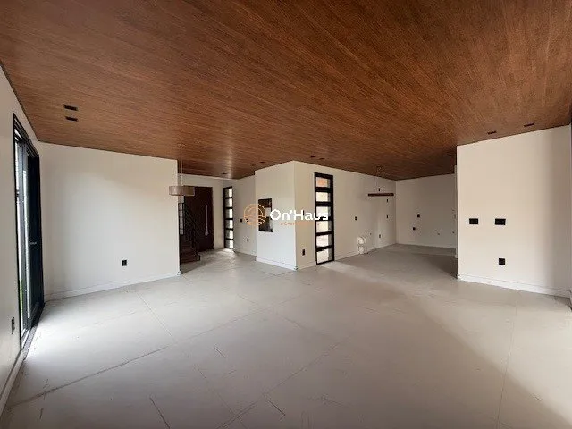 Будинок на 3 кімнати, 220 м², зі спальнею та ванною — photo 4