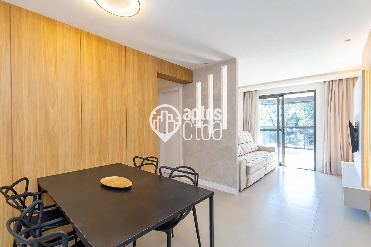 Glass-enclosed balcony in a 2-bedroom apartment, 81 m² — photo 19
