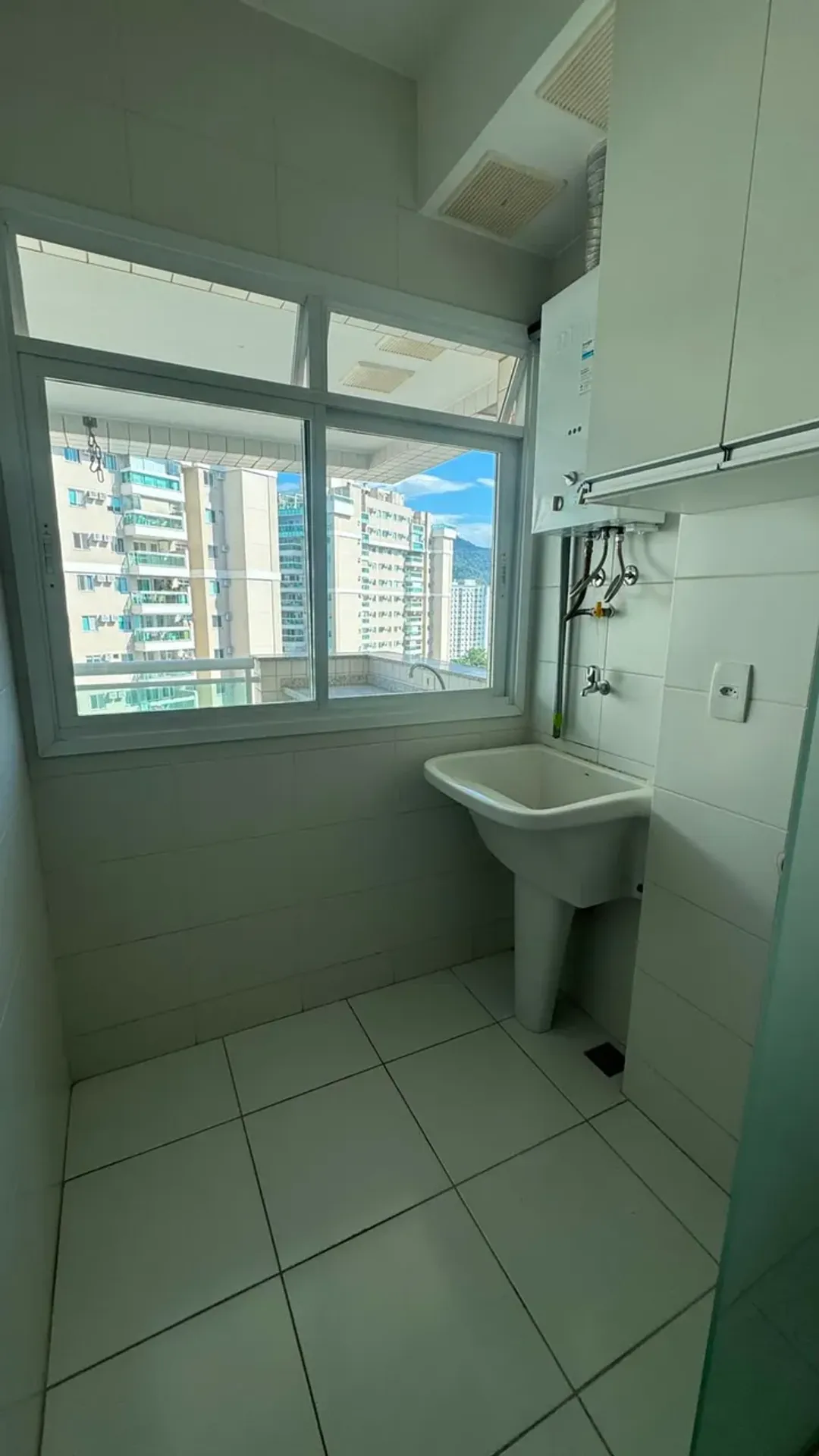 Furnished apartment, 70 m², with a grill on the balcony — photo 15