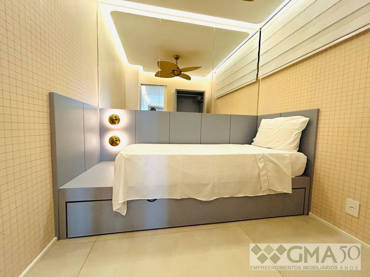 Furnished 2-bedroom apartment with open-plan kitchen — photo 15