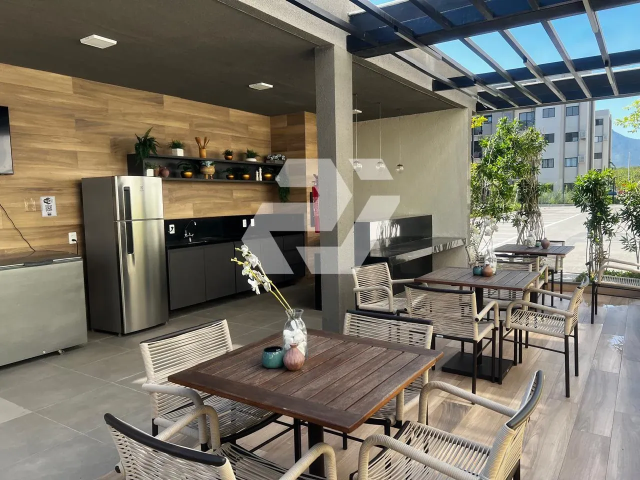 Unfurnished apartment with 2 bedrooms and a balcony — photo 24