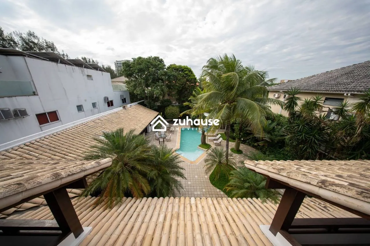 Casa de 5 quartos com janelas do piso ao teto — photo 44