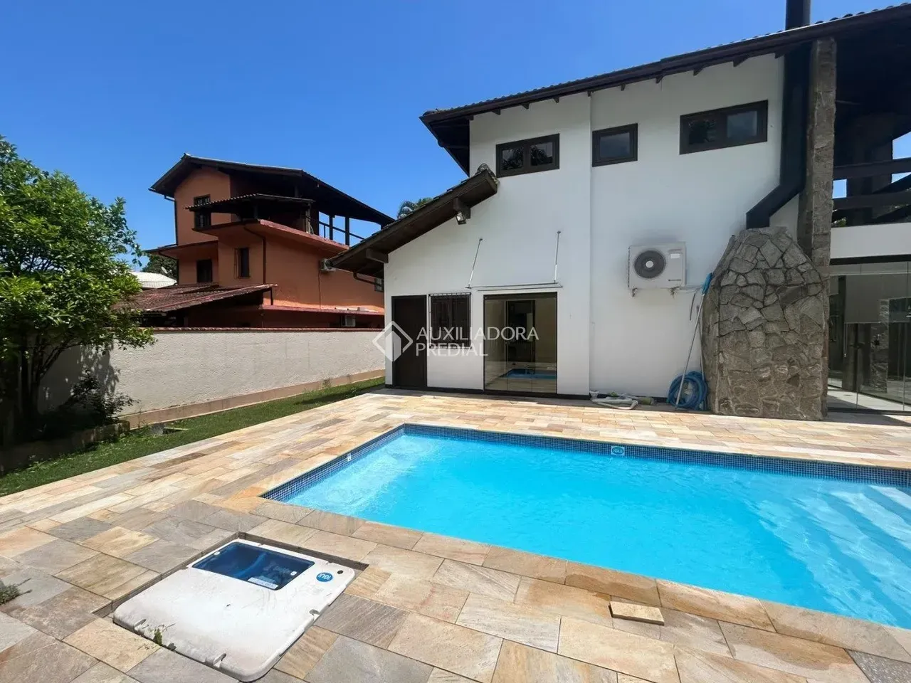 1723 m² house with a bathtub and a grill on the balcony — photo 48