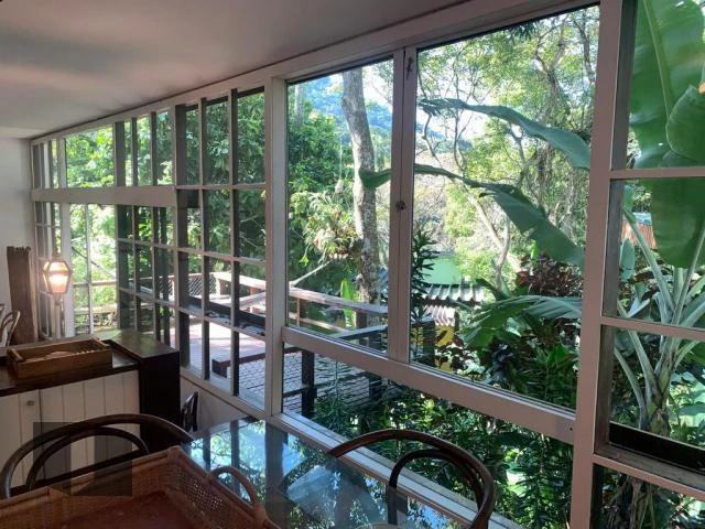 Casa com 4 quartos e varanda, estilo rústico — photo 7