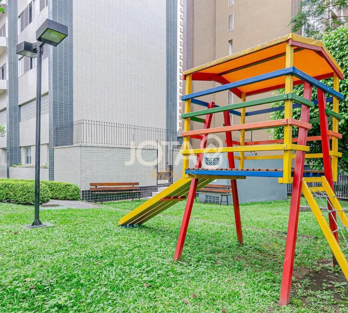 3-bedroom apartment in a building with a gym — photo 25