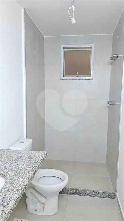 Glass-enclosed balcony in a one-bedroom apartment, 68 m² — photo 12