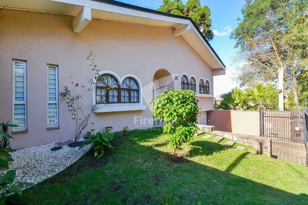 424 m² house with 3 en-suite bedrooms and 4 parking spots — photo 2