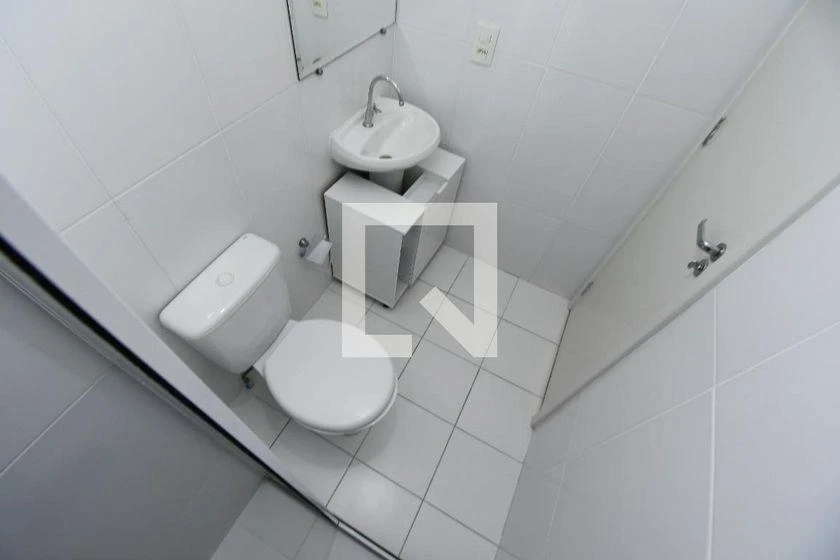 Wood or laminate floors in a 2-bedroom apartment, 86 m² — photo 26