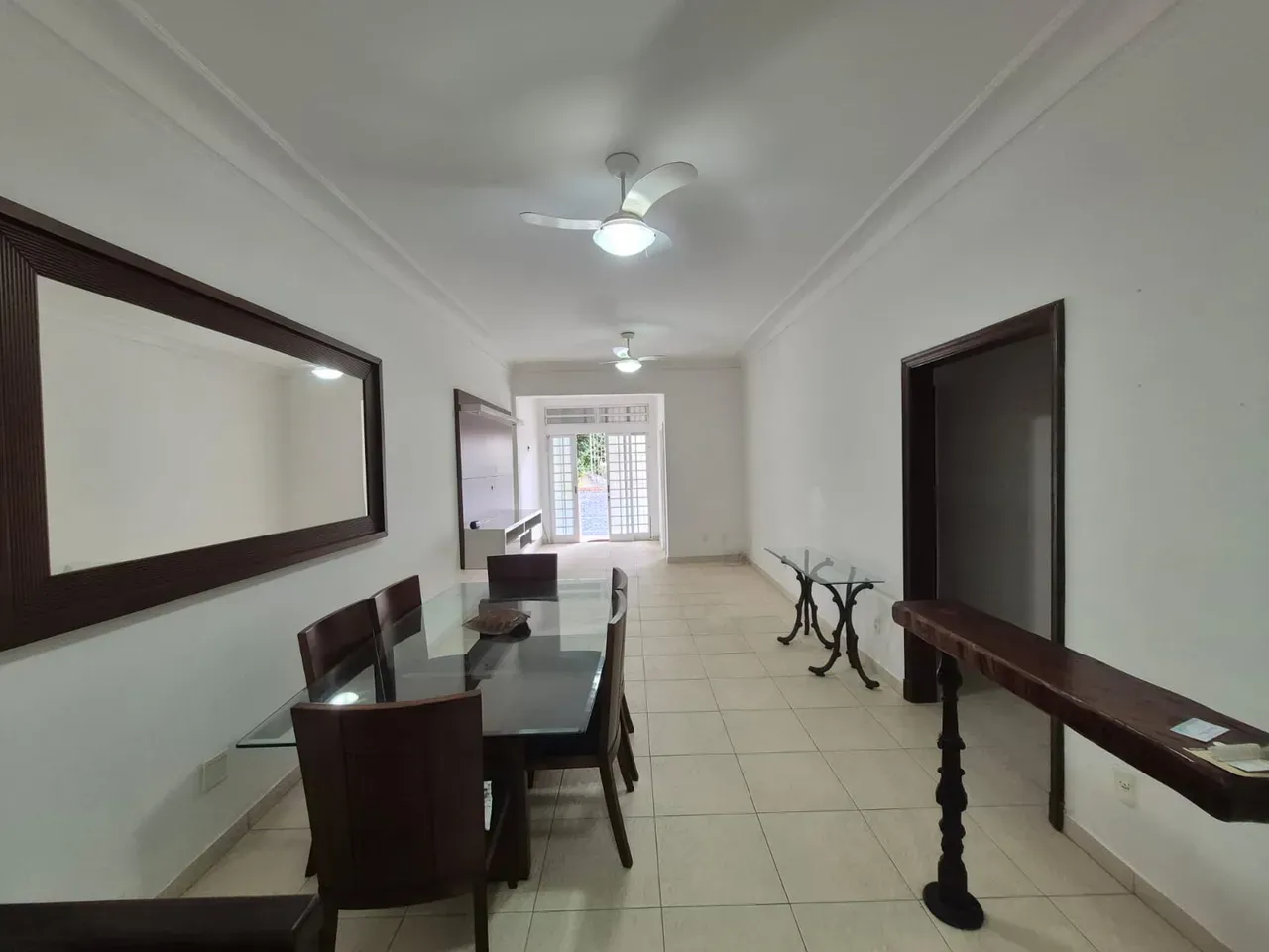 Furnished apartment, 120 m², with a glass-enclosed balcony