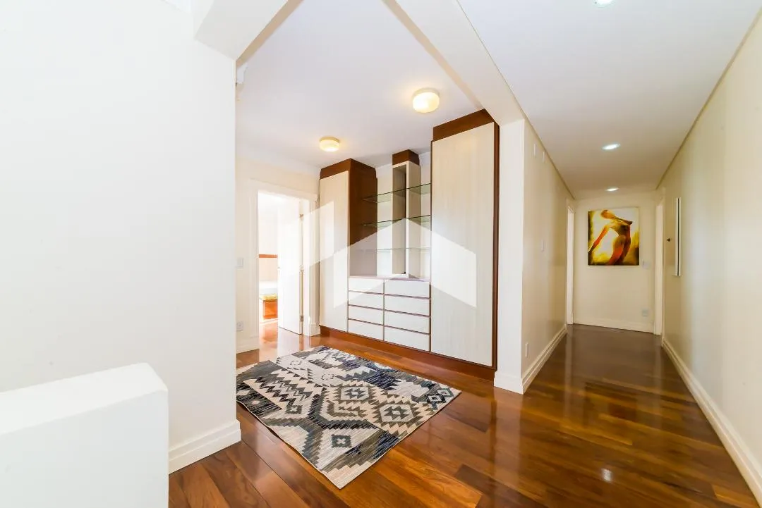 431 m² house with 4 en-suite bedrooms and 6 parking — photo 37